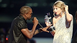Illustration for article titled Justin Bieber Collapses Onstage in London, Is Revived by Pure FanPower (and Oxygen)